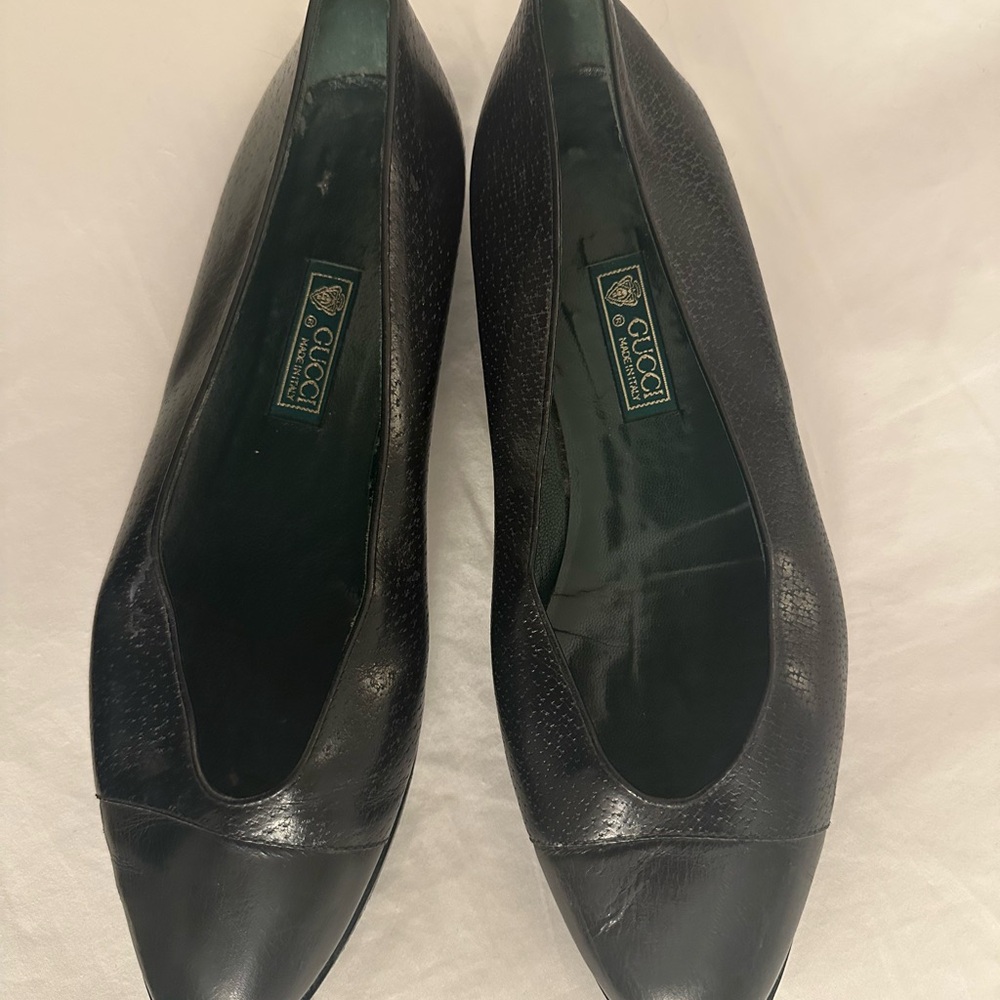 Gucci Black Flats with Pointed Toe and Smooth Leather